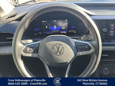 Certified 2022 Volkswagen Taos SE image 5