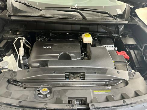 Used 2023 Nissan Pathfinder SL AWD/4WD image 36
