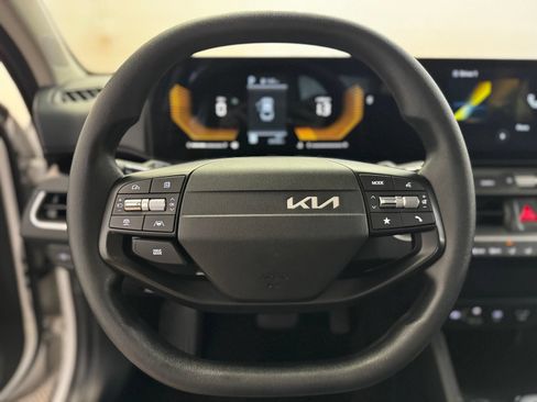 Used 2025 Kia K4 FWD image 18