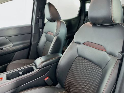Used 2025 Nissan Kicks SR FWD image 27