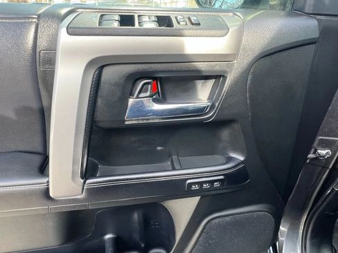 Used 2018 Toyota 4Runner Limited AWD/4WD image 25