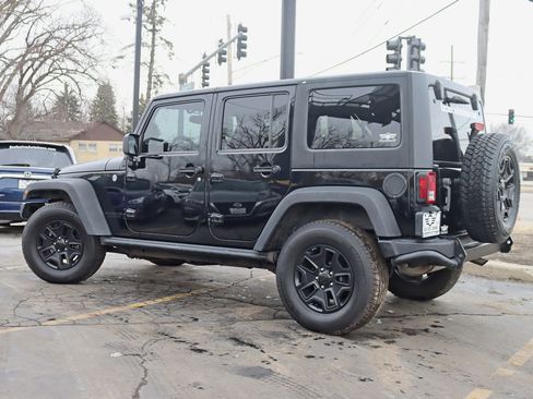 Used 2013 Jeep Wrangler Unlimited Sahara image 10