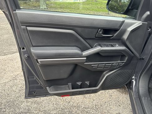 Used 2025 Toyota Tacoma SR5 RWD image 18