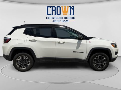 Used 2018 Jeep Compass Trailhawk AWD/4WD image 2