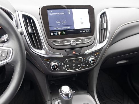 Used 2020 Chevrolet Equinox Premier AWD/4WD image 3