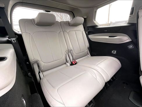 Used 2023 Jeep Grand Cherokee L Overland w/ Advanced Protech Group III image 33