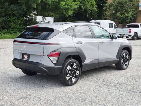 Used 2024 Hyundai Kona SEL AWD/4WD image 3
