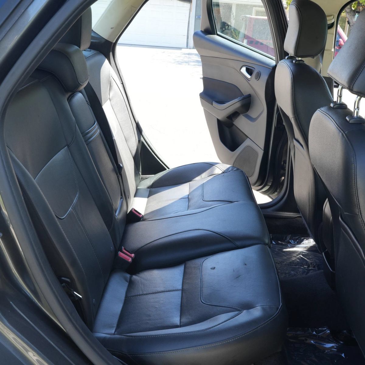 Used 2015 Ford Focus Titanium FWD image 13