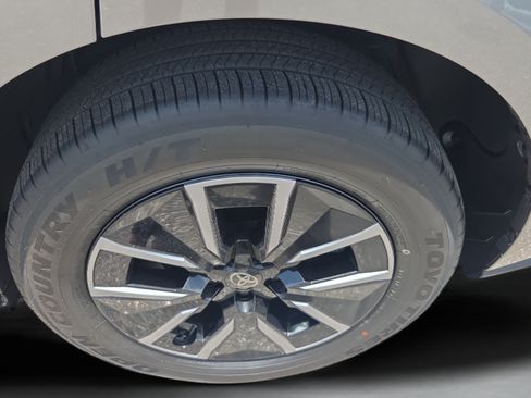 Certified 2026 Toyota bZ AWD/4WD image 31
