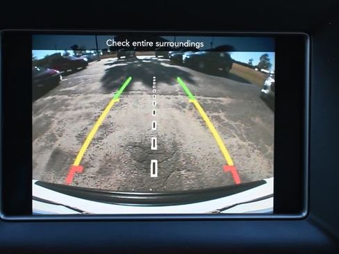 Used 2020 Jeep Grand Cherokee Laredo image 20