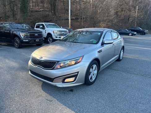 Used 2015 Kia Optima LX image 3