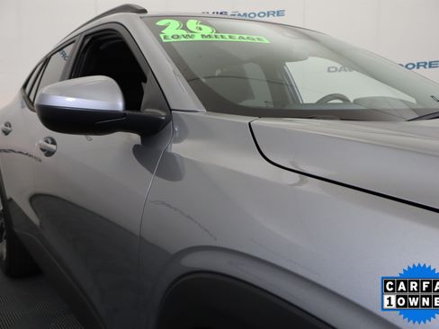 Used 2026 Chevrolet Trax LT FWD image 4