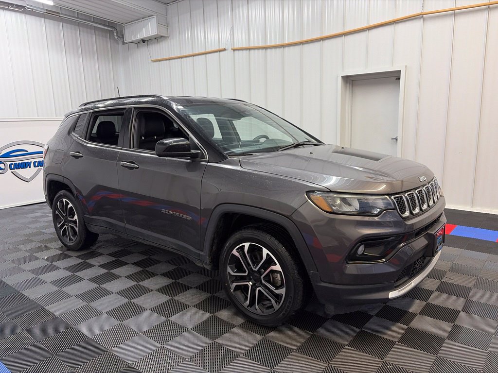 Used 2024 Jeep Compass Limited AWD/4WD image 3