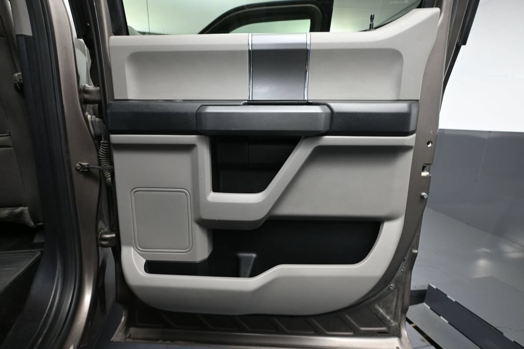 Used 2018 Ford F150 XLT w/ Equipment Group 302A Luxury AWD/4WD image 34