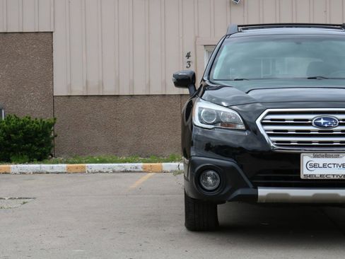 Used 2016 Subaru Outback 2.5i Limited AWD/4WD image 4