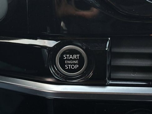 Certified 2023 Nissan Pathfinder SV w/ Black Appearance Package image 34