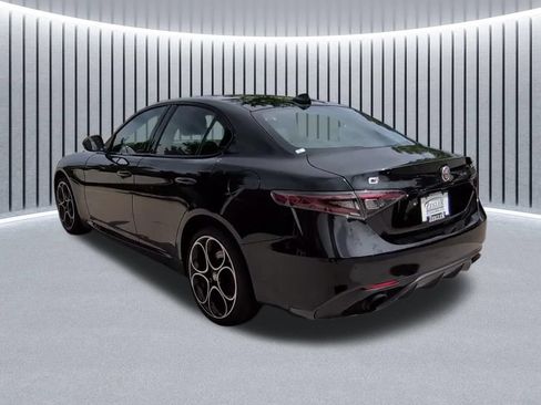 Used 2024 Alfa Romeo Giulia Veloce AWD/4WD image 13