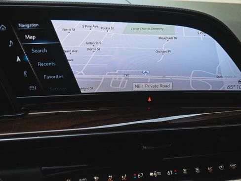 Used 2022 Cadillac Escalade Premium Luxury Platinum image 18