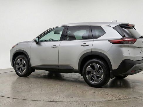 Used 2025 Nissan Rogue SV AWD/4WD image 6