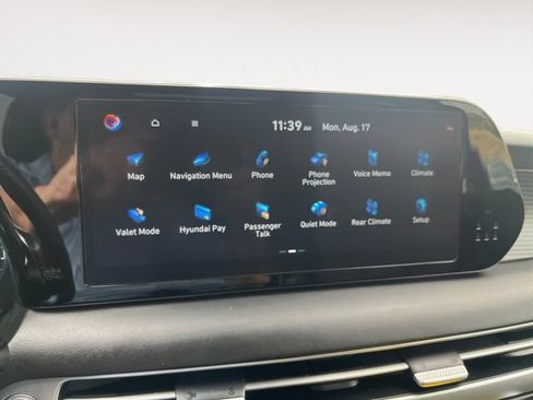 Certified 2025 Hyundai Palisade Limited AWD/4WD image 15