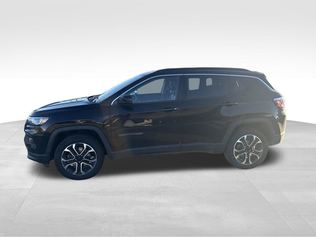Used 2022 Jeep Compass Limited w/ Sun and Sound Group AWD/4WD image 2
