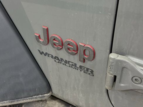 Used 2018 Jeep Wrangler Unlimited Rubicon image 9