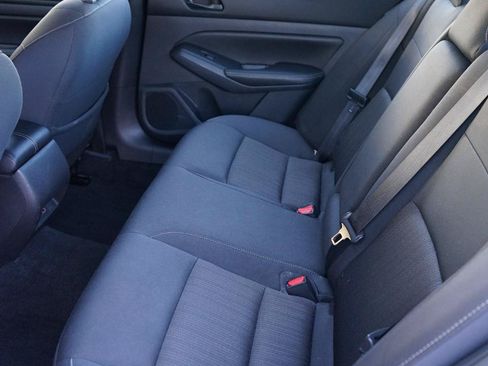 Used 2024 Nissan Altima 2.5 SV FWD image 24