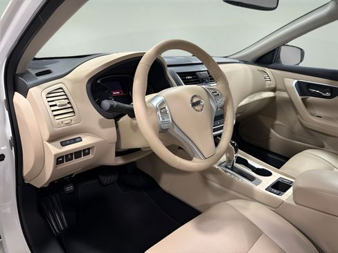 Used 2016 Nissan Altima 2.5 SL w/ 2.5 Technology Package FWD image 10