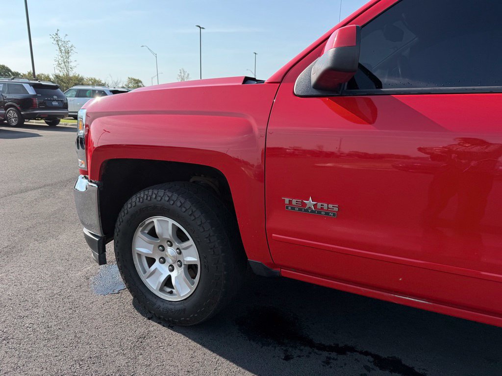Used 2018 Chevrolet Silverado 1500 LT w/ Texas Edition AWD/4WD image 29