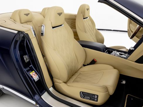 Used 2014 Bentley Continental GT image 33