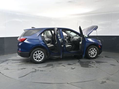 Used 2023 Chevrolet Equinox LS w/ LS Convenience Package AWD/4WD image 19