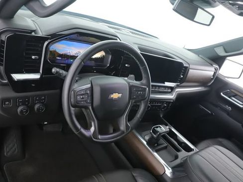 Used 2024 Chevrolet Silverado 1500 High Country AWD/4WD image 17