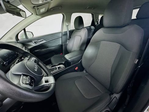 Used 2024 Kia Sportage LX image 13