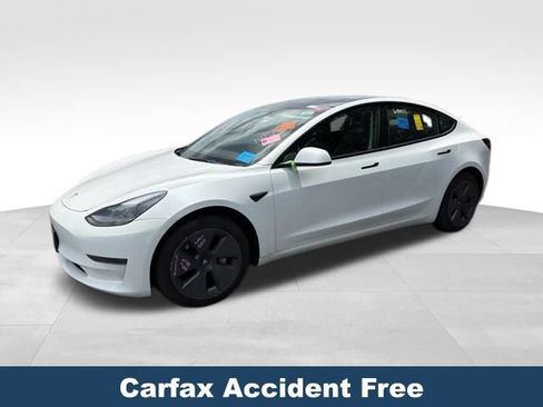Used 2023 Tesla Model 3 Standard Range RWD image 2