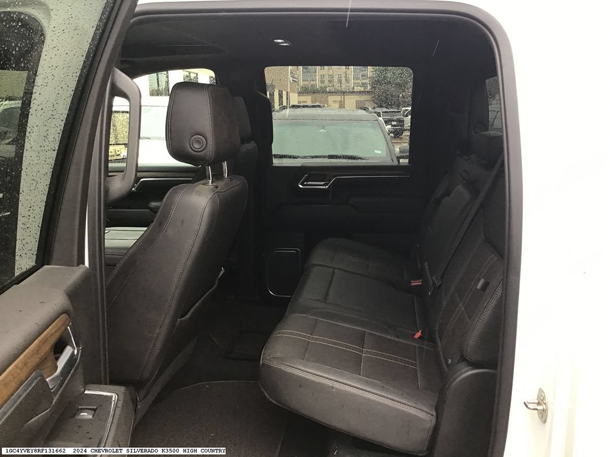 Used 2024 Chevrolet Silverado 3500 High Country w/ High Country Premium Package AWD/4WD image 8