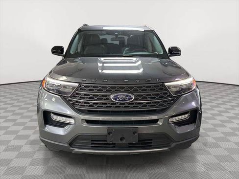 Used 2022 Ford Explorer XLT w/ Equipment Group 202A AWD/4WD image 6