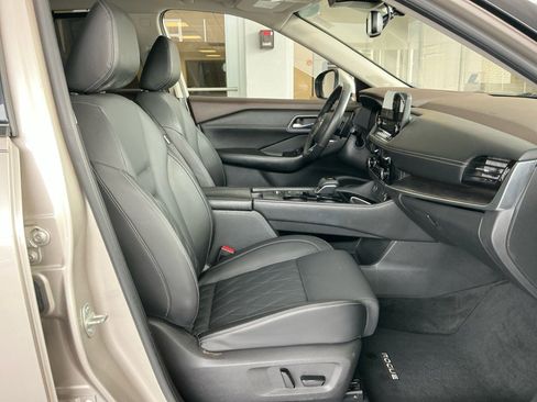 Used 2021 Nissan Rogue Platinum image 30