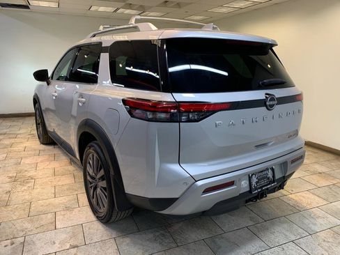 Used 2022 Nissan Pathfinder SL w/ SL Premium Package image 6