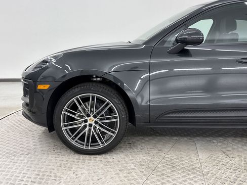 Used 2025 Porsche Macan image 11
