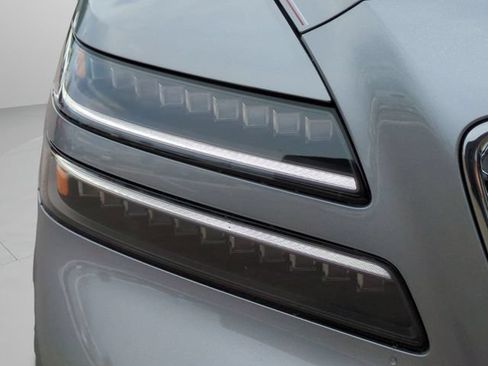 Certified 2025 Genesis GV80 3.5T Prestige AWD/4WD image 10