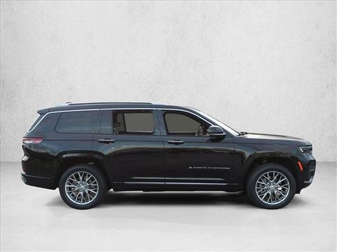 Used 2022 Jeep Grand Cherokee L Summit w/ Luxury Tech Group V image 4