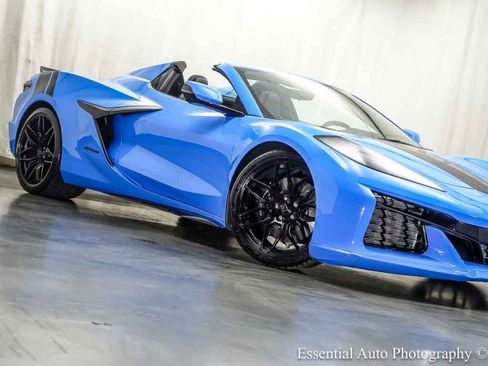 Used 2025 Chevrolet Corvette Z06 RWD image 6