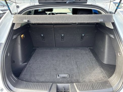 Used 2025 Chevrolet Trax LT FWD image 30