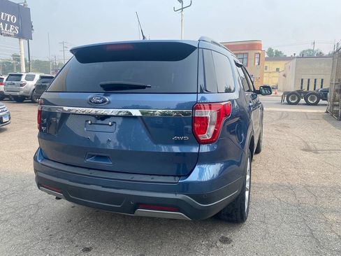 Used 2019 Ford Explorer XLT w/ Equipment Group 202A AWD/4WD image 10