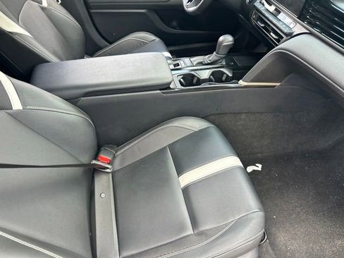Used 2026 Toyota Camry SE w/ Convenience Package FWD image 13