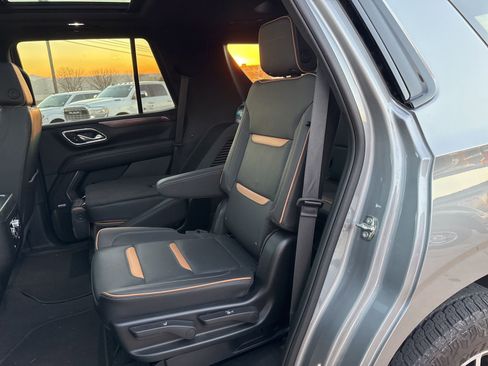 Used 2024 GMC Yukon AT4 w/ Technology Package image 12