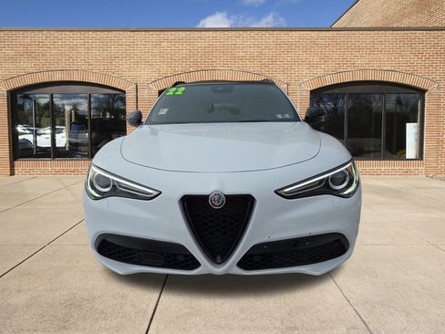 Used 2022 Alfa Romeo Stelvio Veloce image 9