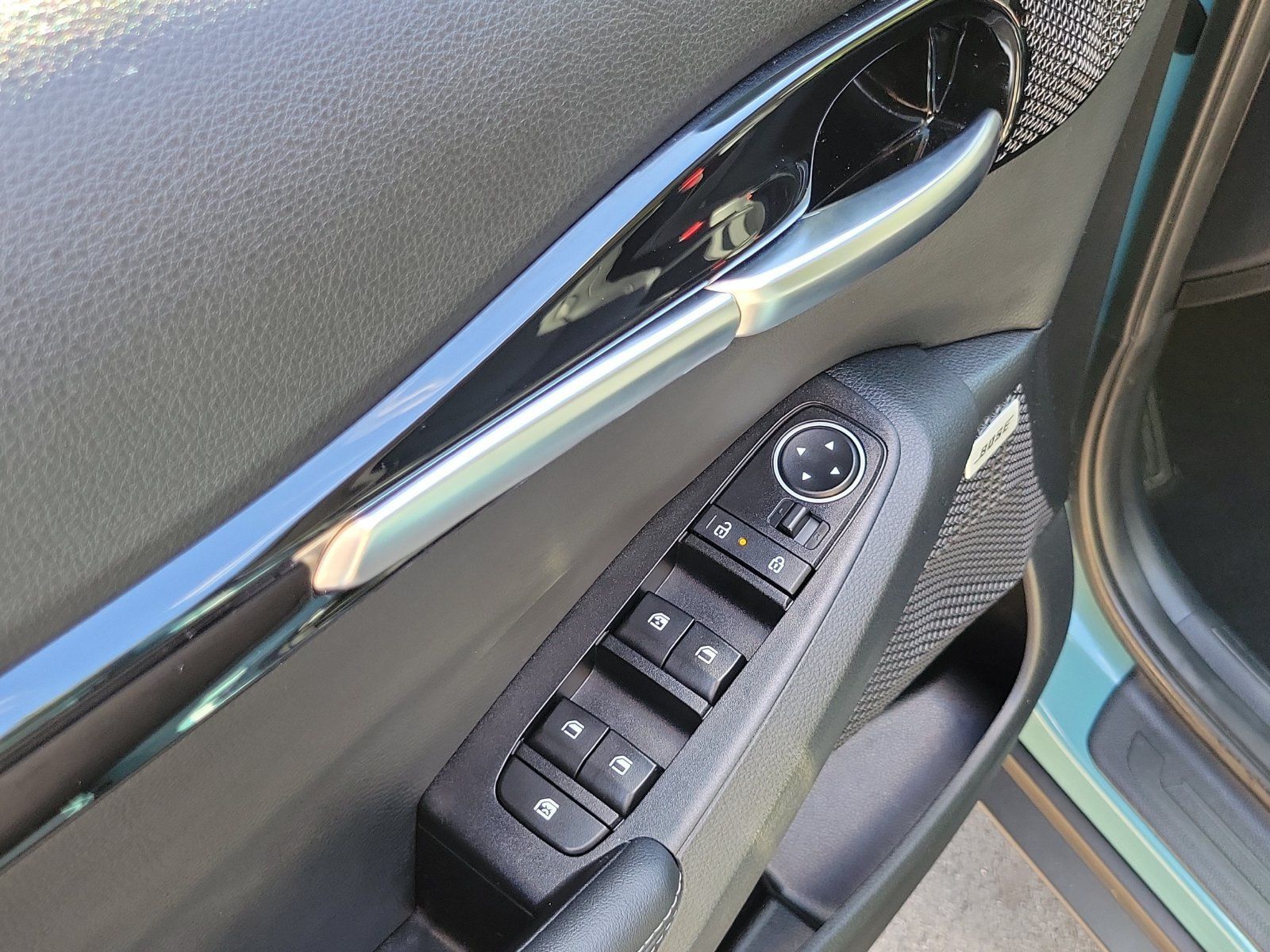 Certified 2024 Kia Seltos SX w/ SX Sunroof Package AWD/4WD image 8