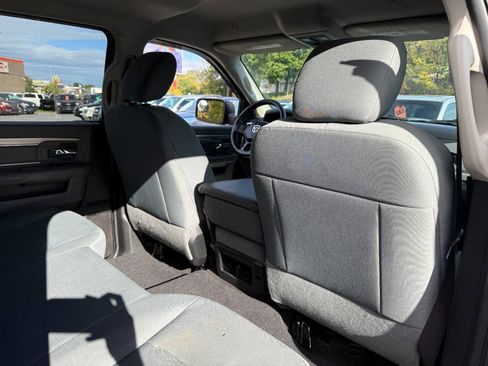 Used 2017 RAM 1500 Classic SLT AWD/4WD image 30