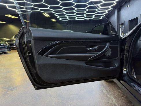 Used 2018 BMW M4 Coupe RWD image 12